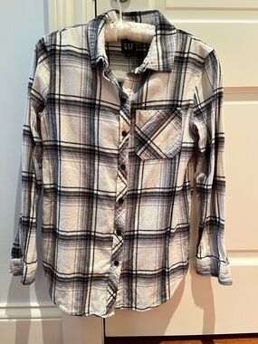 EUC Gap Women's Soft Cotton Button Up Flannel Shirt Size‎ XS